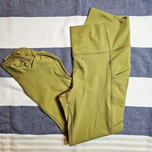 Fabletics Hi Waist 3/4 Length PureLuxe Leggings Keyhole Cuffs Pistachio Green M